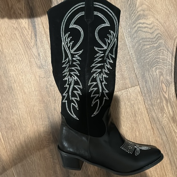 🛑AT COST! Black Embroidered Aztec Western Boho Festival Boot Vegan Suede leather - Picture 7 of 9